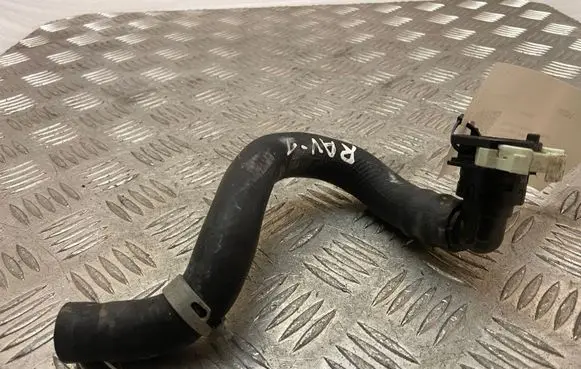 Toyota RAV 4 (XA50) Engine coolant pipe/hose