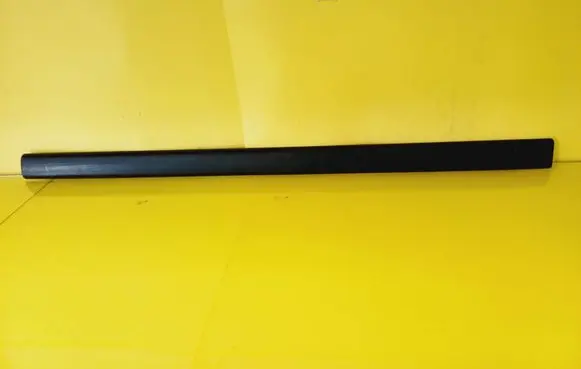 Suzuki Swift Cultus Front door trim (molding) 7753075C00