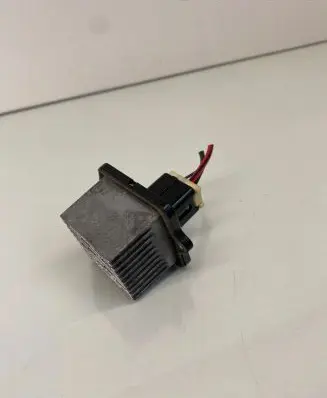 Suzuki Grand Vitara II Heater blower motor/fan resistor 022A5K