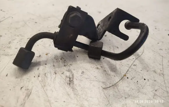 Mazda 3 I Fuel injector supply line/pipe 