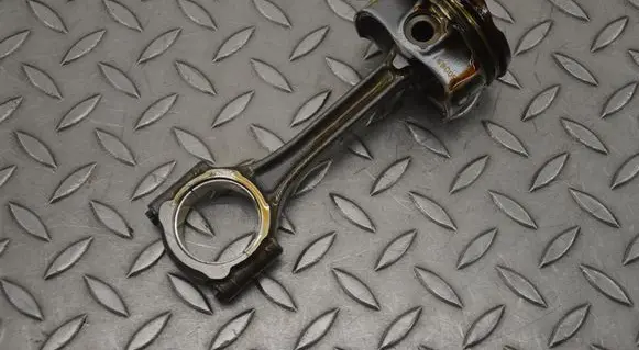 Peugeot 208 II Piston 9807260380