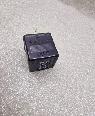 Audi A8 S8 D2 4D Other relay 8A0951253A