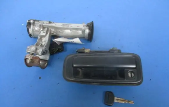 Toyota Corolla E90 Ignition lock