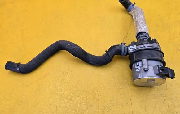 Audi Q8 Water pump 8K0965567B