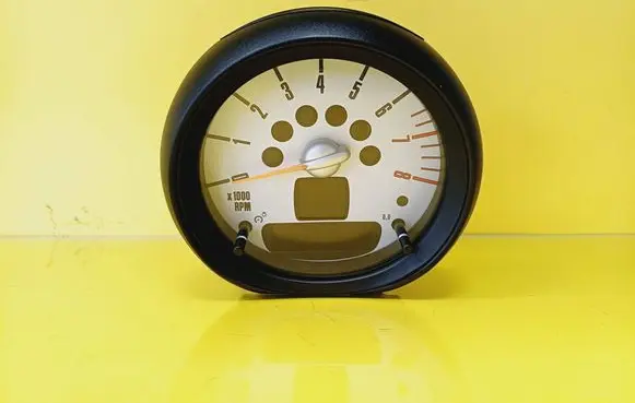 Mini One - Cooper Clubman R55 Speedometer (instrument cluster) 9260577
