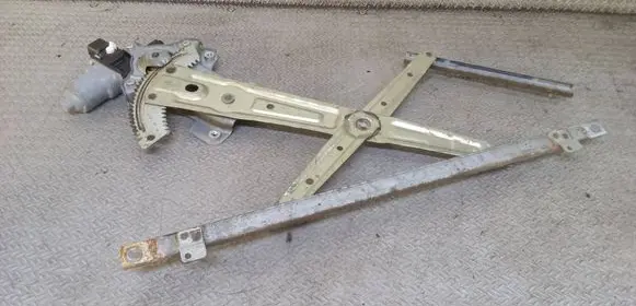Mitsubishi Lancer VIII Front door window regulator with motor 5713A086