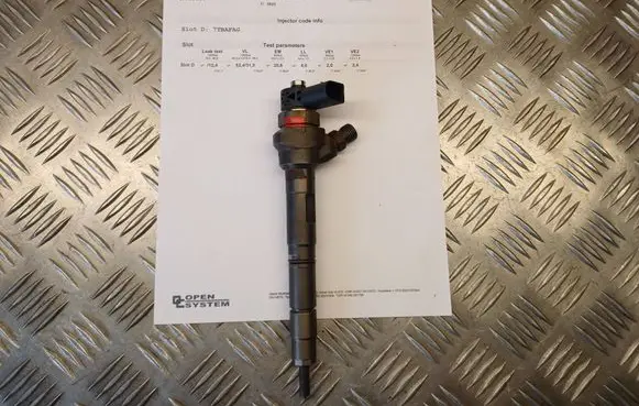 Volkswagen Touran II Fuel injector 0445110369 03L130277J
