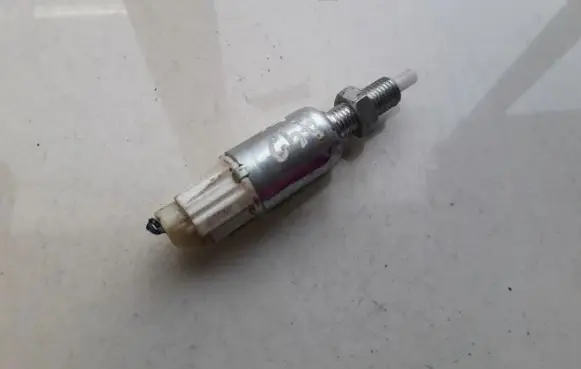 Toyota RAV 4 (XA30) Brake pedal sensor switch