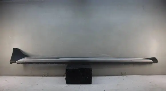 Sill/side skirt trim
