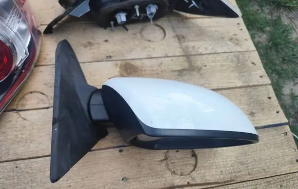 Mazda 3 II Front door electric wing mirror E4032683 E4022683 E4022684