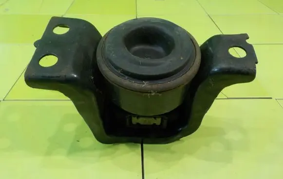 Nissan Juke I F15 Engine mount vacuum valve XP211
