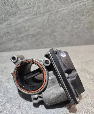 Volkswagen Golf VI Throttle valve 03L128063D