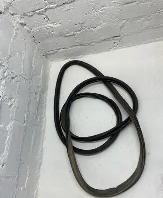 Trunk rubber seal (body)
