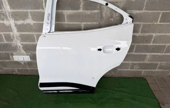 Opel Mokka B Rear door