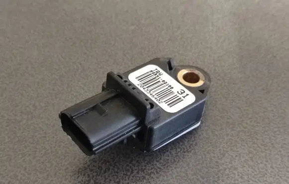 Toyota Verso Airbag deployment crash/impact sensor 8983102100