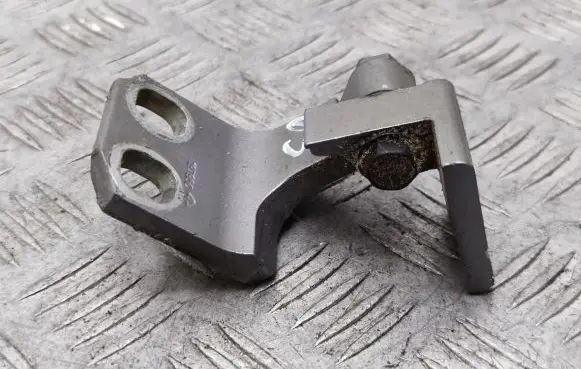 Jeep Cherokee Front door lower hinge 19795C
