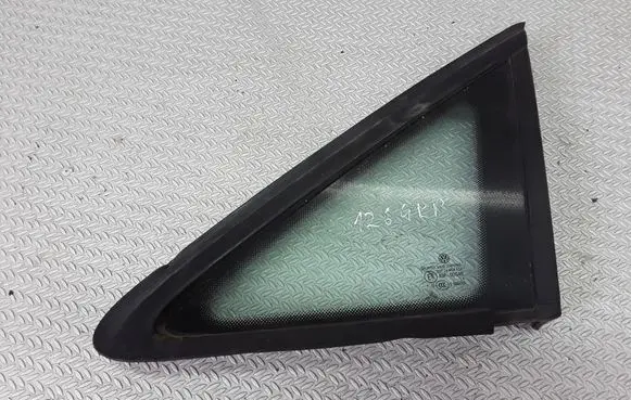 Volkswagen Touran I Front triangle window/glass 