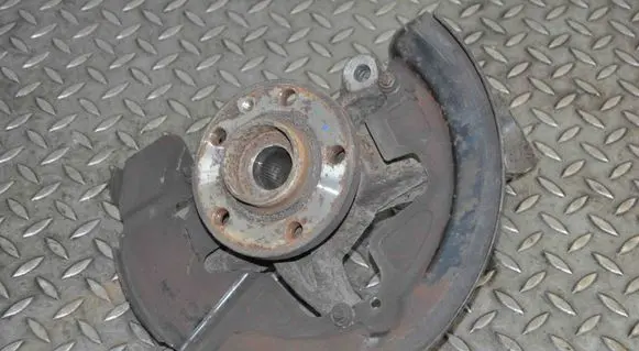 Front wheel hub