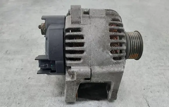 Dacia Logan I Generator/alternator