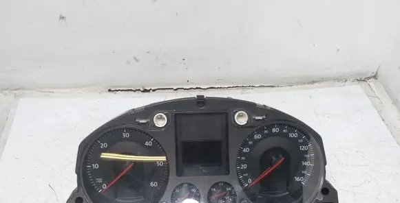 Volkswagen PASSAT B6 Speedometer (instrument cluster) 3C0920960K