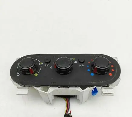 Opel Vivaro Interior fan control switch E1093049 T1001597F