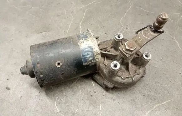 Volkswagen Multivan T4 Rear window wiper motor 701955113B