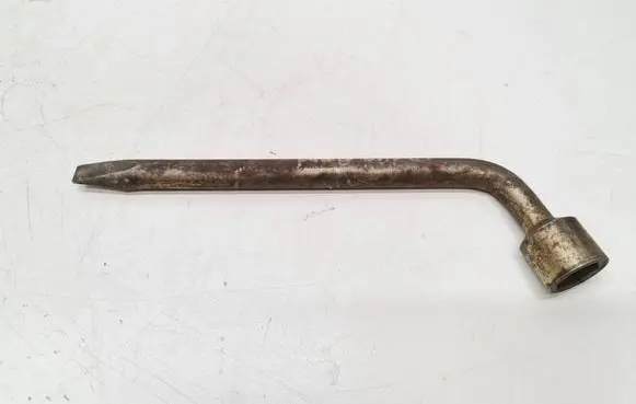 Ford Focus Wheel nut wrench 