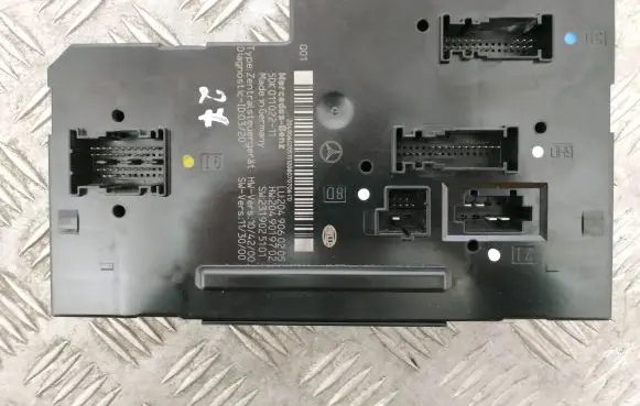 Mercedes-Benz C W204 Fuse module 2049060205