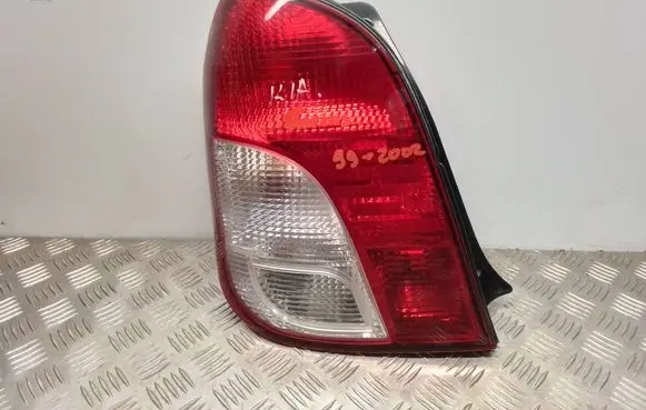 KIA Carens I Rear/tail lights