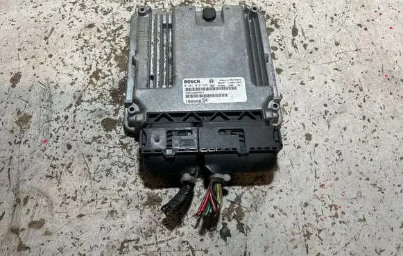 Mitsubishi Grandis Engine control unit/module 1039S11663 1860A654 0281012535