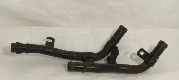 Volkswagen PASSAT B6 Engine coolant pipe/hose 3C0121070F