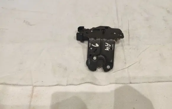 Audi A4 S4 B7 8E 8H Tailgate/trunk/boot lock/catch/latch 8P4827505C