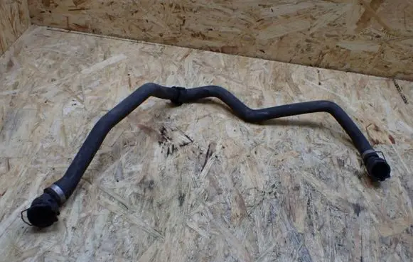 BMW 3 E90 E91 Coolant pipe/hose