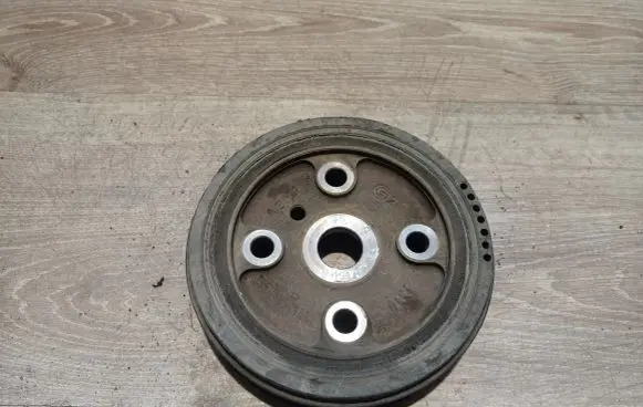 Volvo V70 Crankshaft pulley 30637335