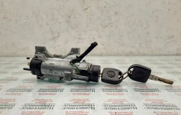 Volkswagen PASSAT B5 Ignition lock 4D0905851E