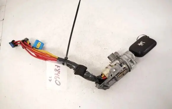 Peugeot 607 Ignition lock n0500109