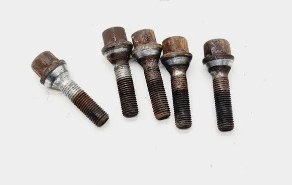 BMW 5 E60 E61 Nuts/bolts 