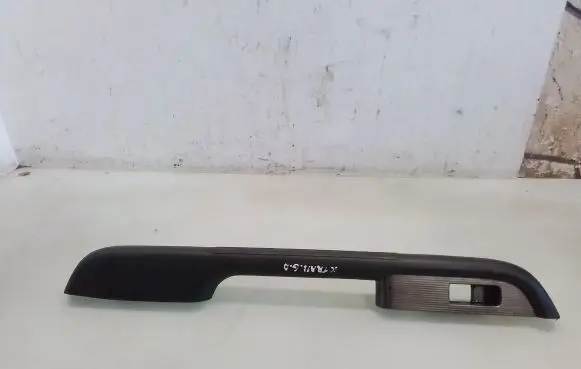 Nissan X-Trail T30 Rear door window switch trim 