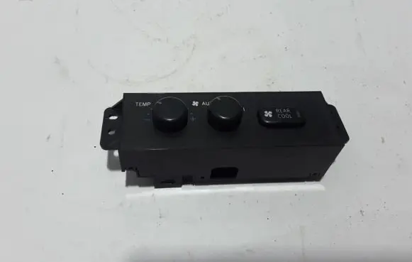 Toyota Land Cruiser (J120) Air conditioner control unit module 8401260260C0