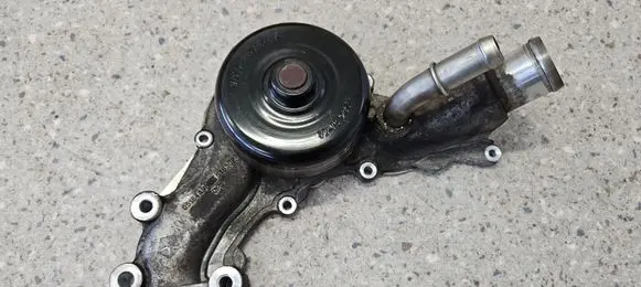 Chrysler Town u0026 Country V Water pump 05184498 52725944