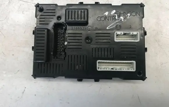 Nissan Micra Comfort/convenience module 216762702A 284B2AX620 10028313