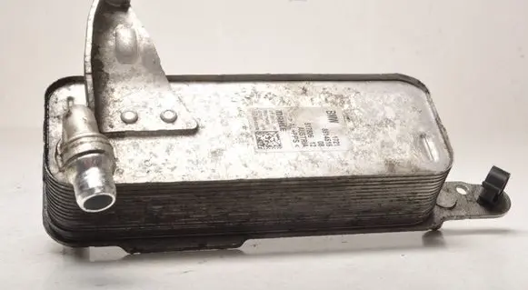 BMW 5 G30 G31 G38 Engine oil radiator 8514515