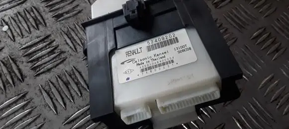 Renault Laguna III Door central lock control unit/module 52409202