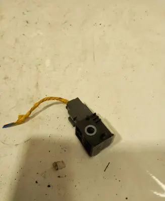 Hyundai Santa Fe Airbag deployment crash/impact sensor SA320080000 19060904