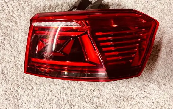 Volkswagen PASSAT B8 Rear/tail lights 3G9945208H