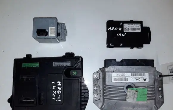Renault Megane III Immobilizer control unit/module 237100293