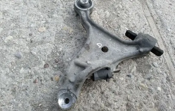 Volvo S60 Front lower control arm/wishbone