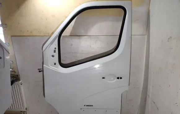 Opel Movano B Front door 801110016R