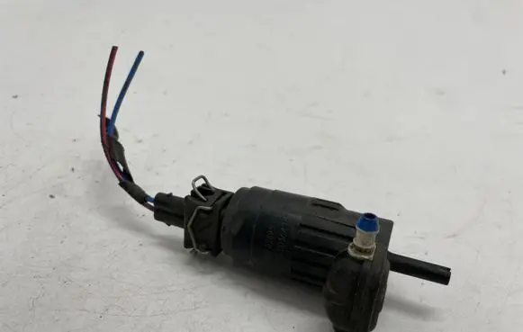 Opel Zafira C Windscreen/windshield washer pump 55702893
