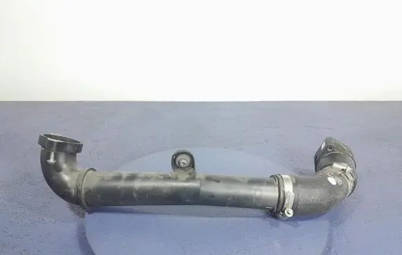 Skoda Superb B5 (3U) Air intake hose/pipe 04L145770H